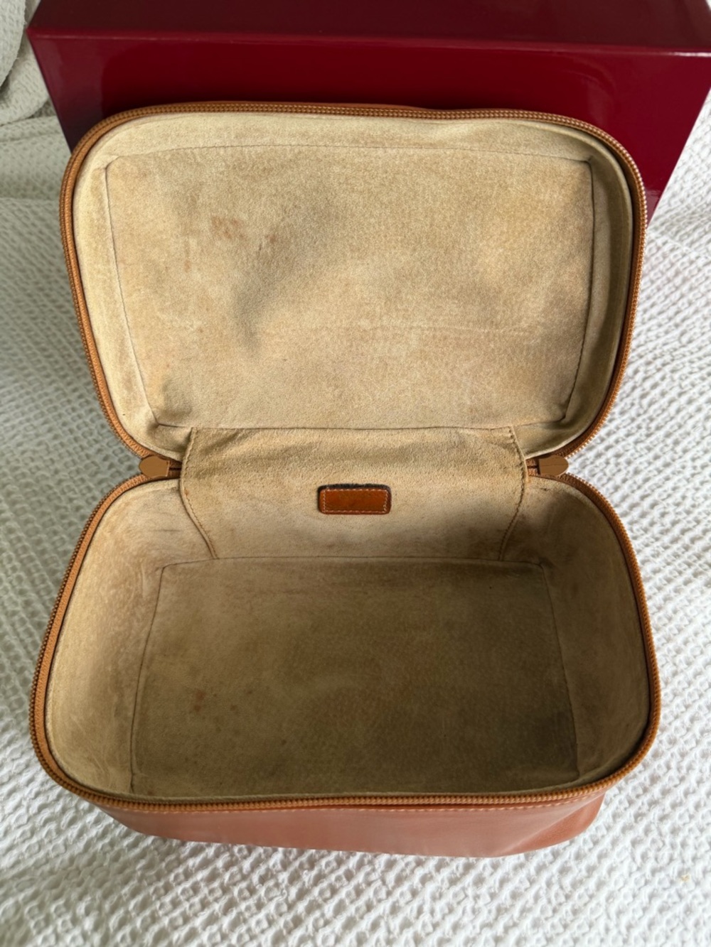 Gucci Brown Leather Horsebit Top-Handle Vanity: Gold Hardware, Suede Interior - Picture 6 of 8